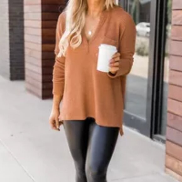 Pink Lily Burnt Orange Vneckline Pullover Sweater Size Small - Picture 1 of 9